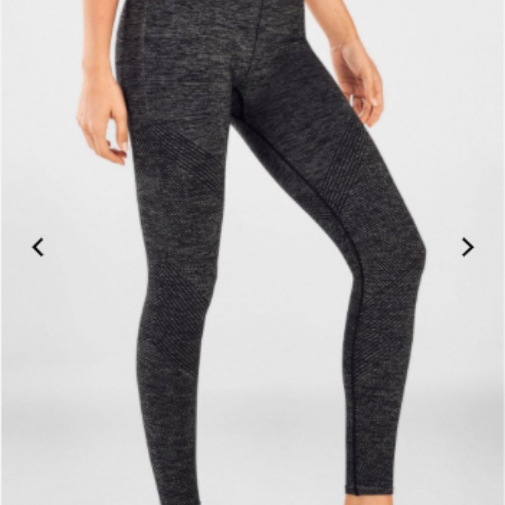 Fabletics Mid-Rise Seamless Rib 7/8 Leggings